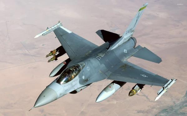 General Dynamics F-16 Fighting Falcon General Dynamics F-16 Fighting Falcon